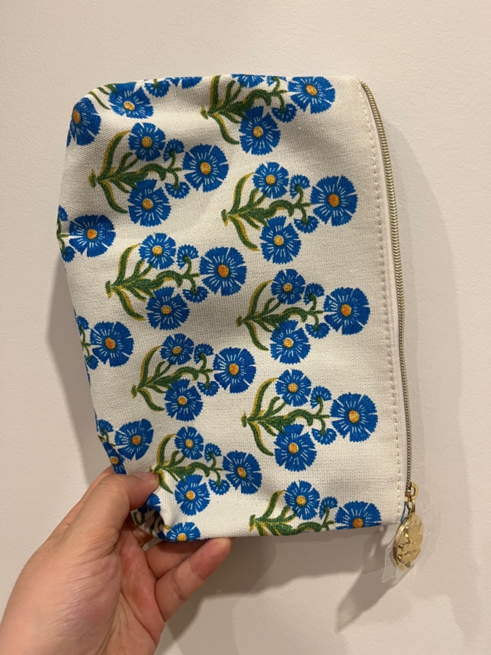Estee Lauder Blue Floral Canvas Cosmetic Pouch - Picture 2 of 6
